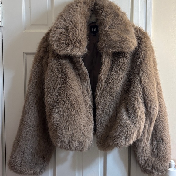 GAP Jackets & Blazers - GAP Women's Cozy Brown faux fur Jacket in size small